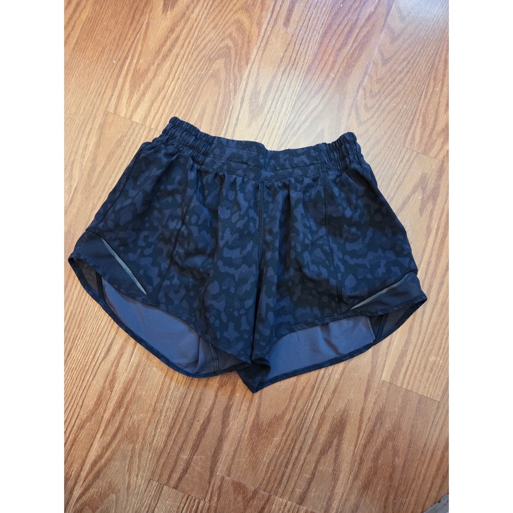 Lululemon Speed Up Shorts Black‎ Leopard Print Women's Size 4 Athletic